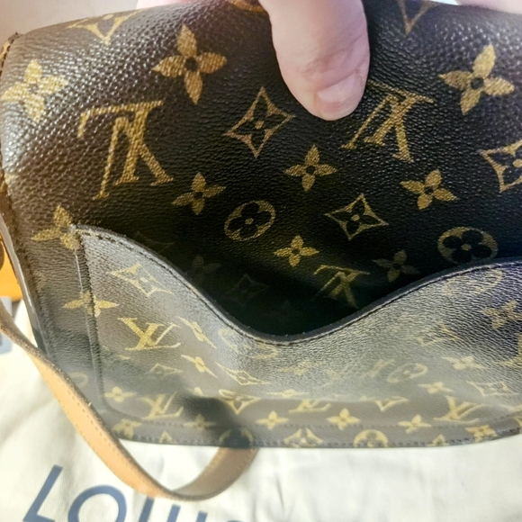 Louis Vuitton Monogram Canvas Saint Cloud GM Shoulder/ Crossbody - Picture 12 of 12